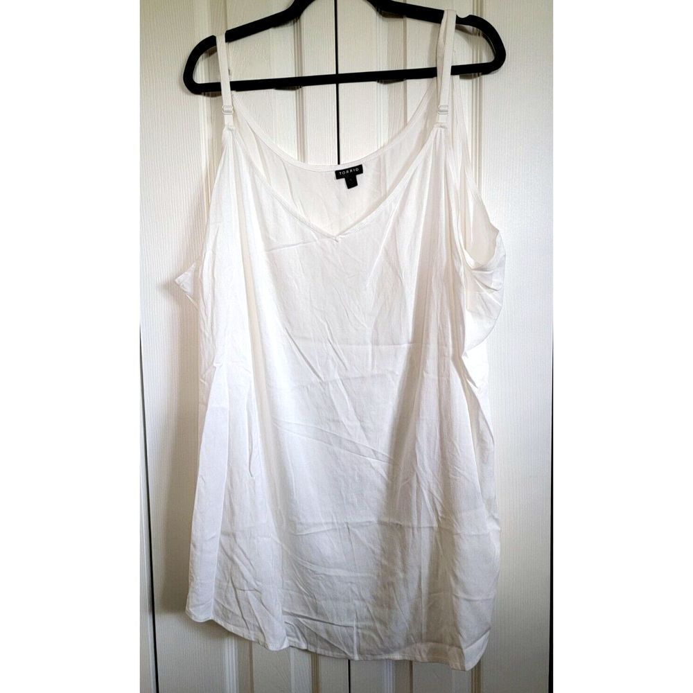 Torrid‎ 5 White Spaghetti Strap V-neck Tank Top Hi-Lo 5X Stretch Adj. Straps
